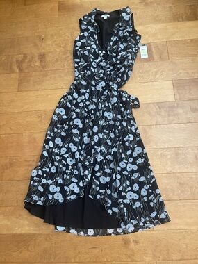 NWT bar III  Wrap Midi Dress